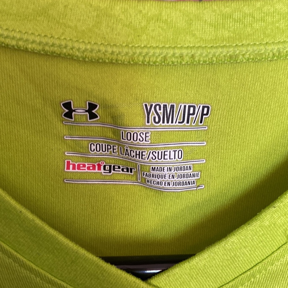 Bright green under armour shirt - Picture 2 of 2